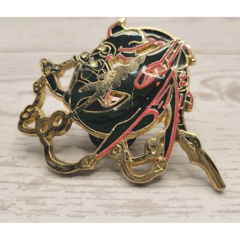 Pokemon Shiny Mega Rayquaza Rare Official Pin - 2015 - Picture 5 of 5